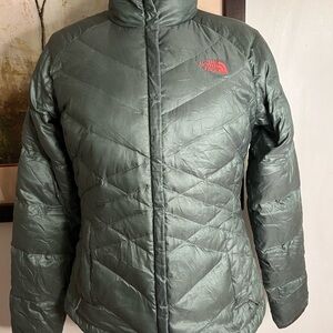 The North Face Women's Green Aconcagua Puffer  550 Full Zip Jacket Size Medium